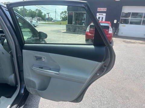 2013 Toyota Prius v Three