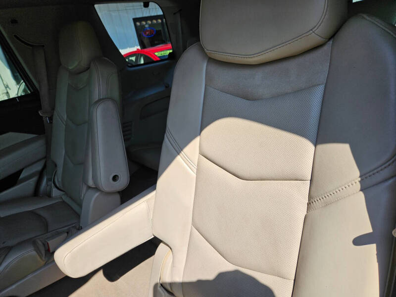 2015 Cadillac Escalade Luxury