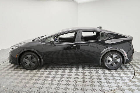 2025 Toyota Prius LE