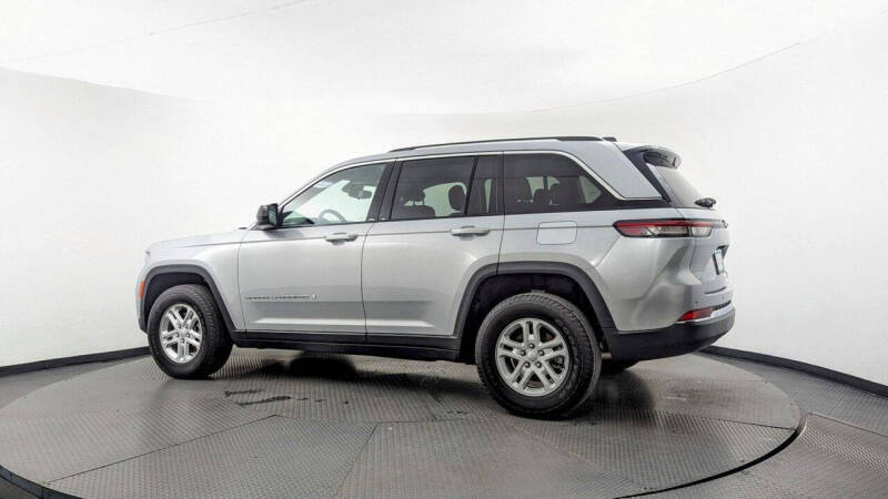 2023 Jeep Grand Cherokee Laredo