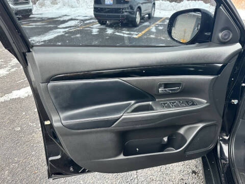 2019 Mitsubishi Outlander SE