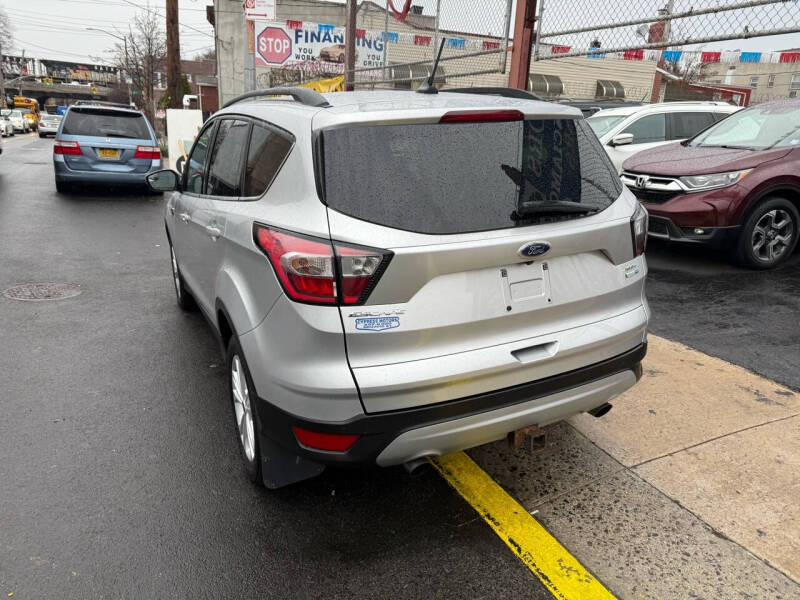 2018 Ford Escape SEL photo 6