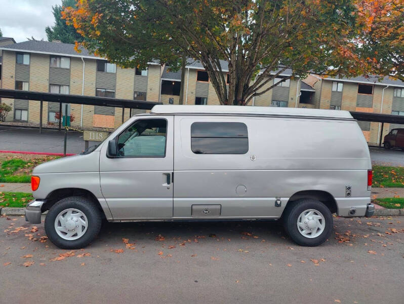 2003 Ford E-Series E-250 SD