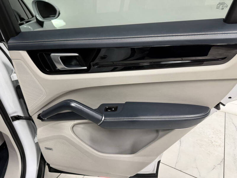 2020 Porsche Cayenne