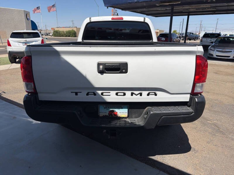 2017 Toyota Tacoma SR