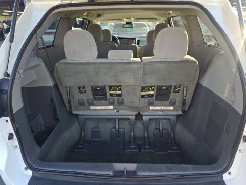 2018 Toyota Sienna LE 8-Passenger