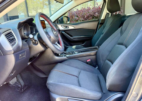 2017 Mazda MAZDA3 Sport