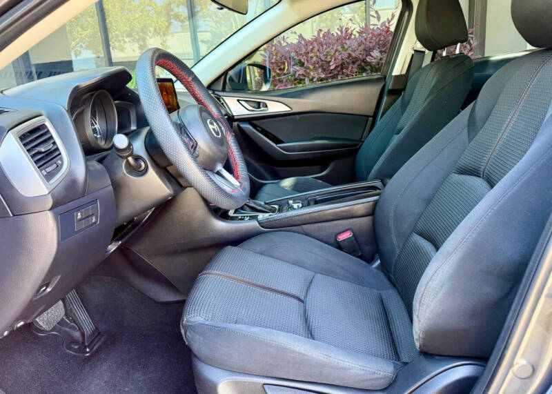 2017 Mazda MAZDA3 Sport