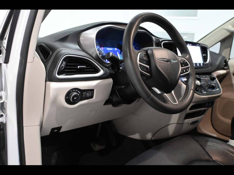 2022 Chrysler Pacifica Touring L