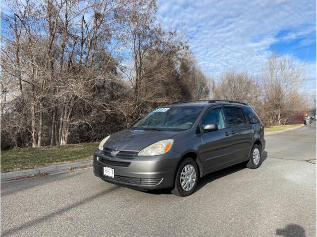 2005 Toyota Sienna LE 7 Passenger