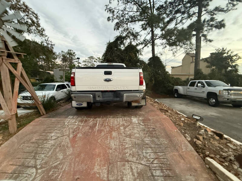 2015 Ford F-350 Super Duty Lariat photo 4