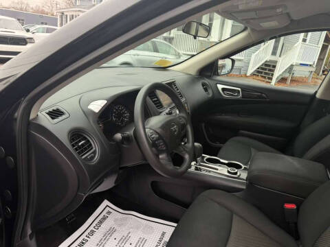 2017 Nissan Pathfinder SV