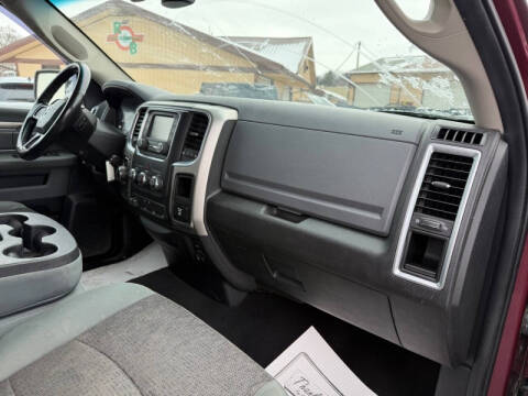 2017 RAM 1500 SLT