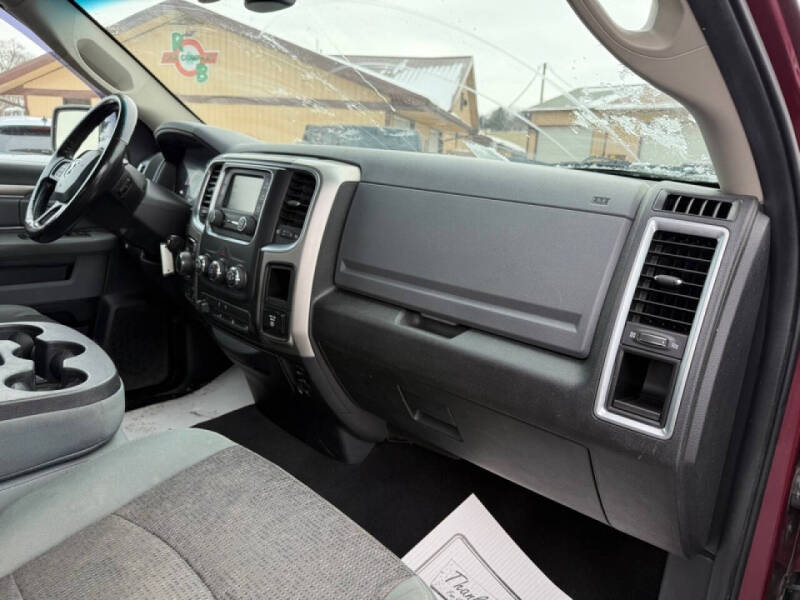 2017 RAM 1500 SLT