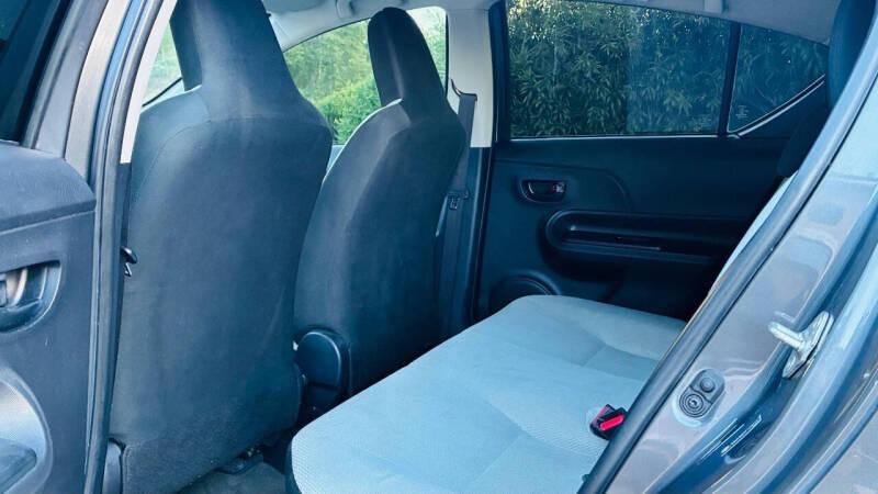 2015 Toyota Prius c One