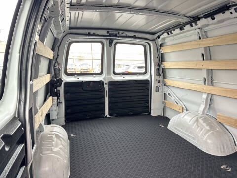 2024 Chevrolet Express 2500