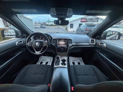 2017 Jeep Grand Cherokee Laredo