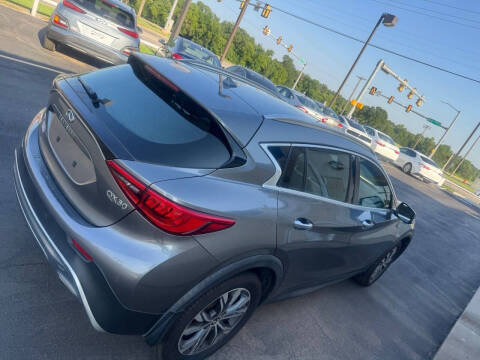 2017 Infiniti QX30 Luxury