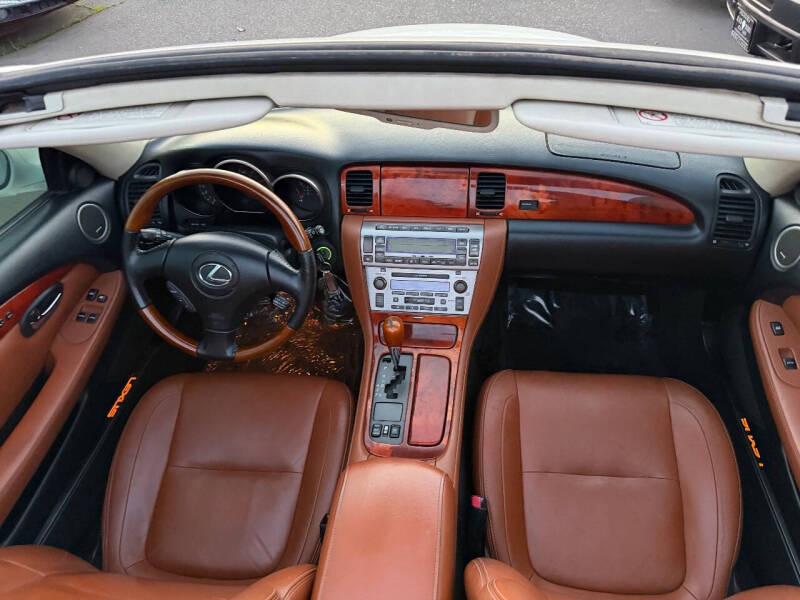 2004 Lexus SC 430