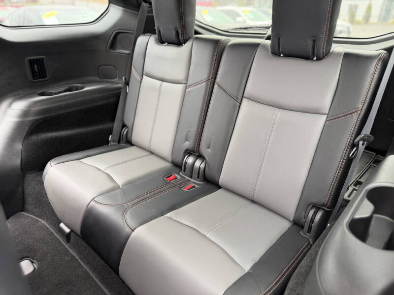 2019 Nissan Pathfinder SL