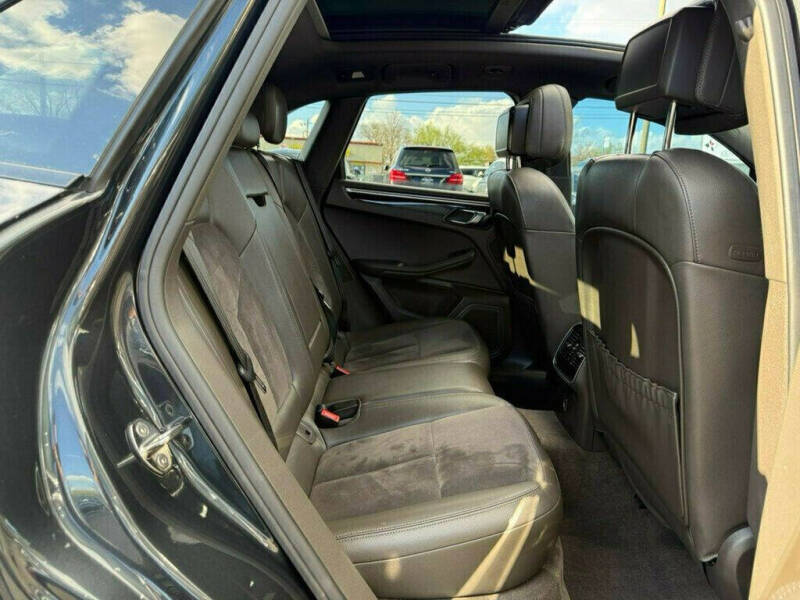 2017 Porsche Macan