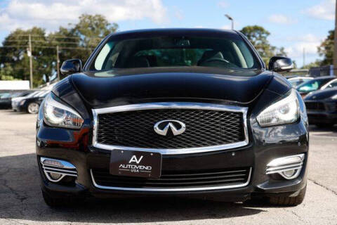2017 Infiniti Q70 3.7