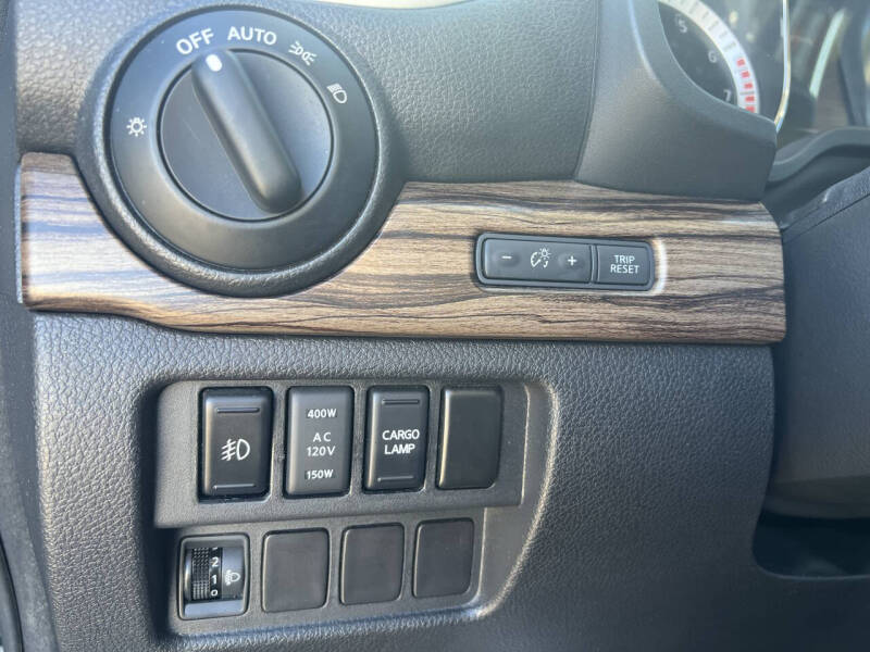 2017 Nissan Titan SL