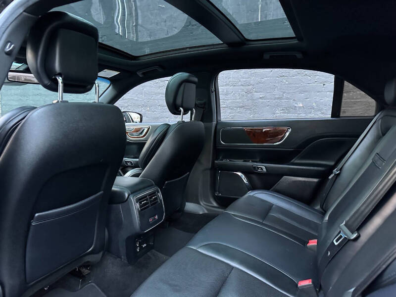 2018 Lincoln Continental Select