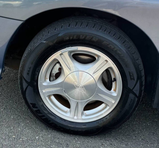 1999 Ford Taurus SE