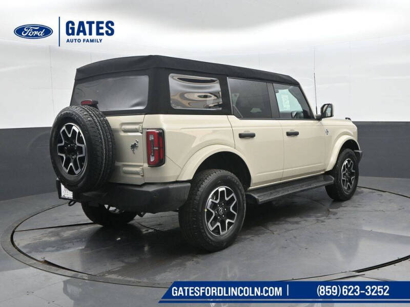 2026 Ford Bronco Outer Banks
