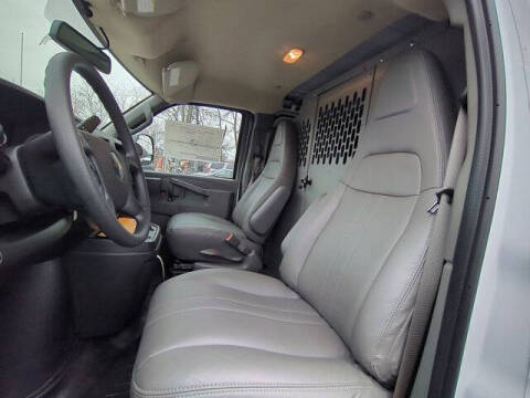 2025 Chevrolet Express 2500