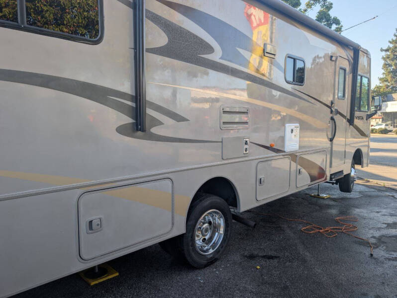 2014 Winnebago Vista