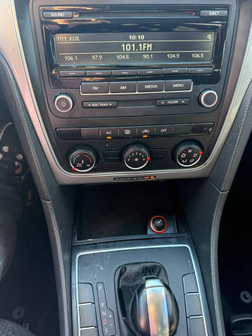 2014 Volkswagen Passat 1.8T S