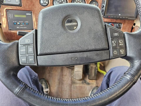 2004 Freightliner HEAVY DUTY-FREIGHTLINER