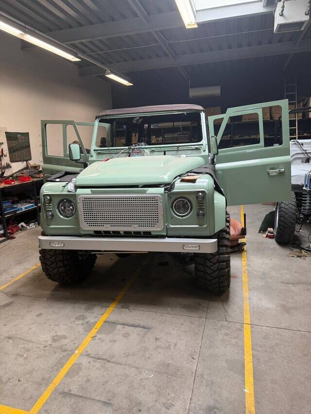 1999 Land Rover Defender 19