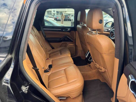 2016 Porsche Cayenne GTS