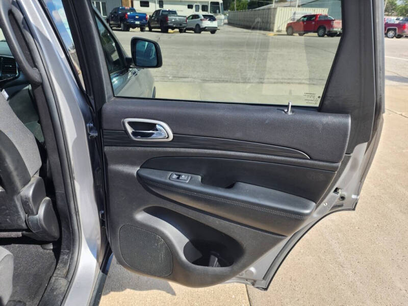 2019 Jeep Grand Cherokee Laredo E