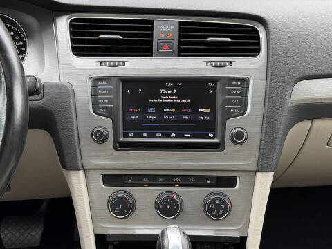 2017 Volkswagen Golf TSI Wolfsburg Edition