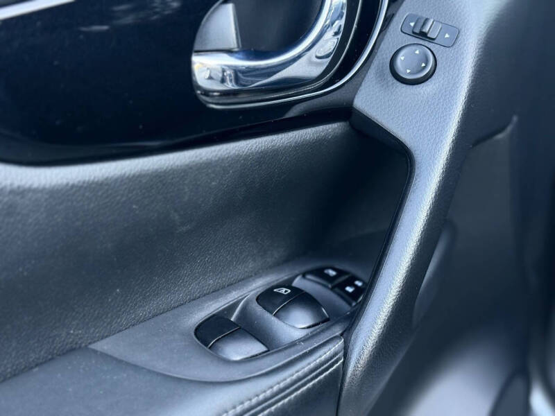 2017 Nissan Rogue Sport SV