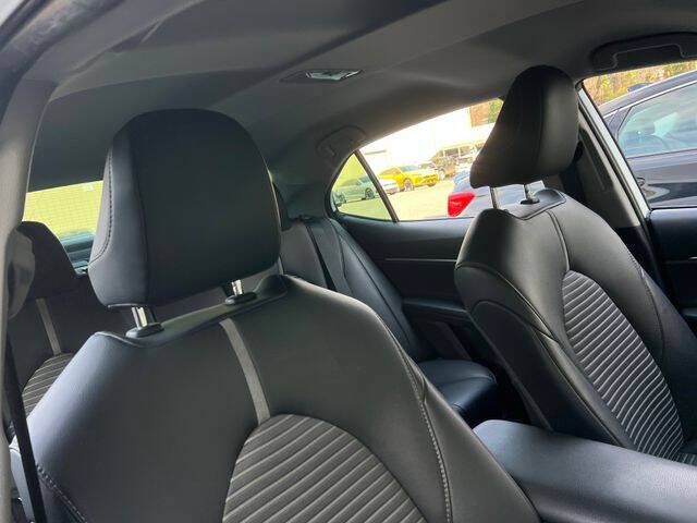 2019 Toyota Camry SE