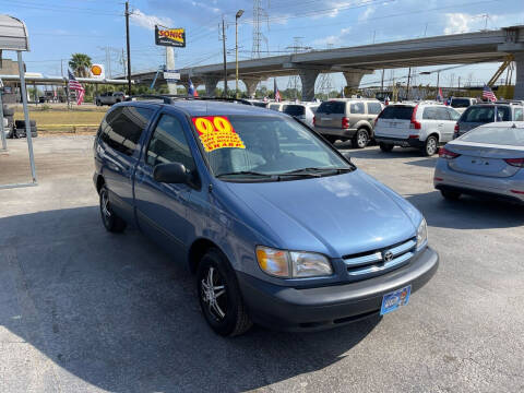 2000 Toyota Sienna for sale at Texas 1 Auto Finance in Kemah TX