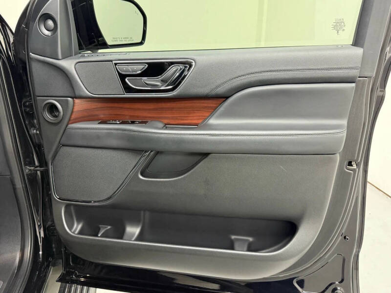 2023 Lincoln Navigator L Standard