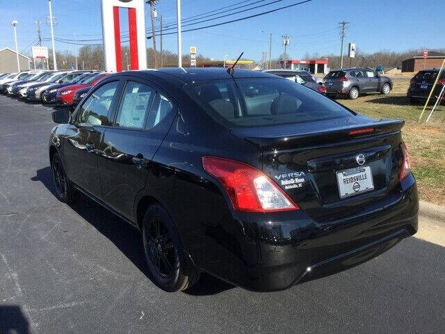 2019 Nissan Versa S Plus