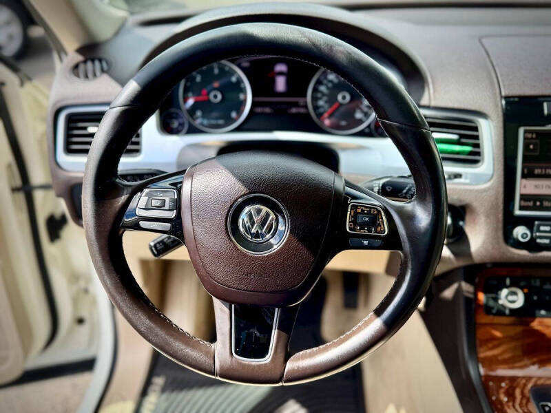 2011 Volkswagen Touareg TDI Lux