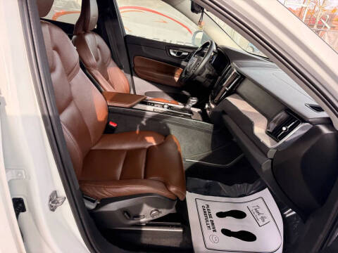 2020 Volvo XC60 T5 Inscription