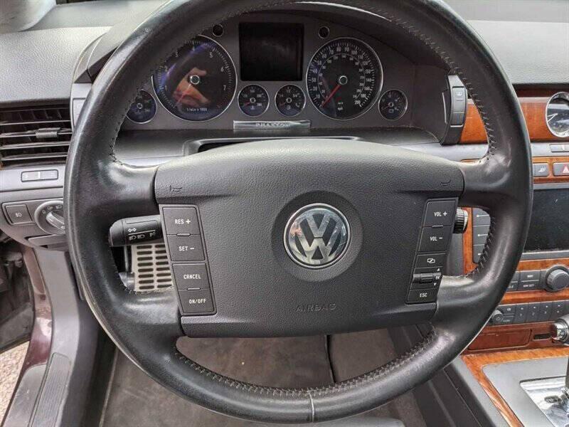 2004 Volkswagen Phaeton V8