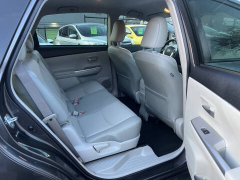 2012 Toyota Prius v Five