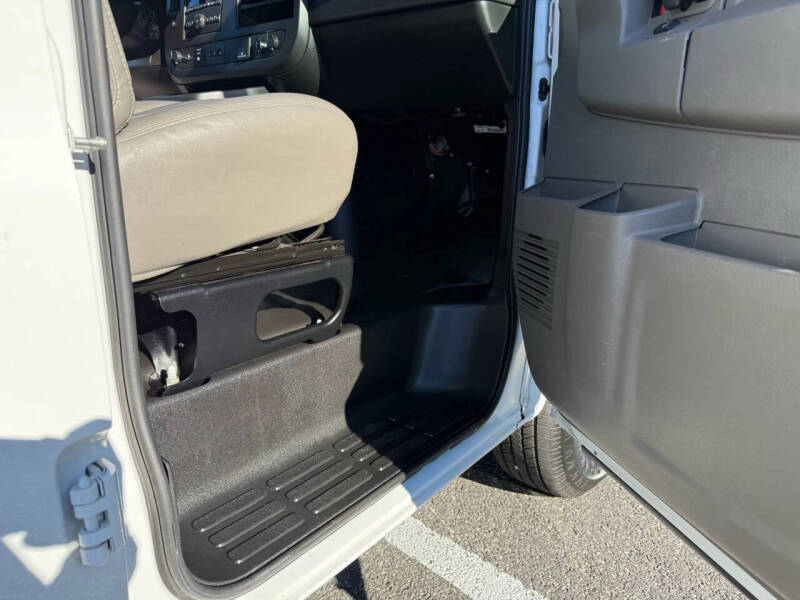 2022 GMC Savana 2500