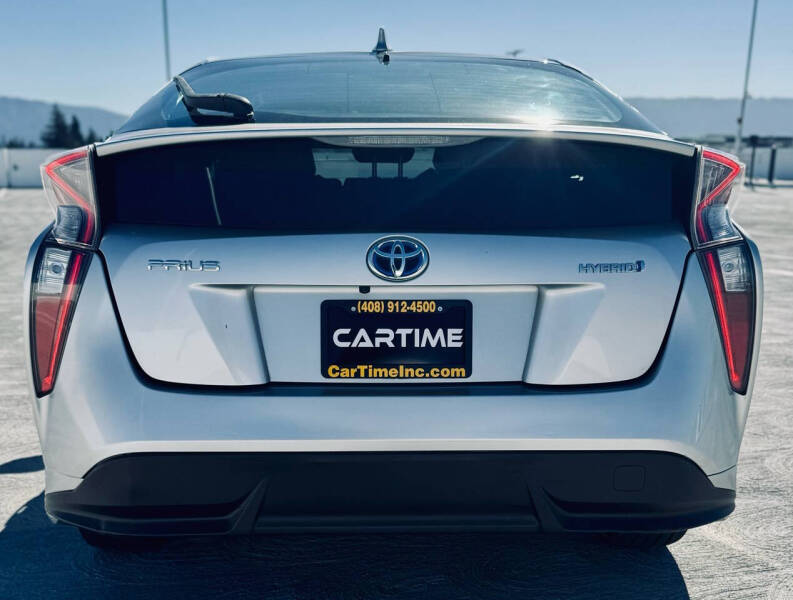 2016 Toyota Prius Four Touring