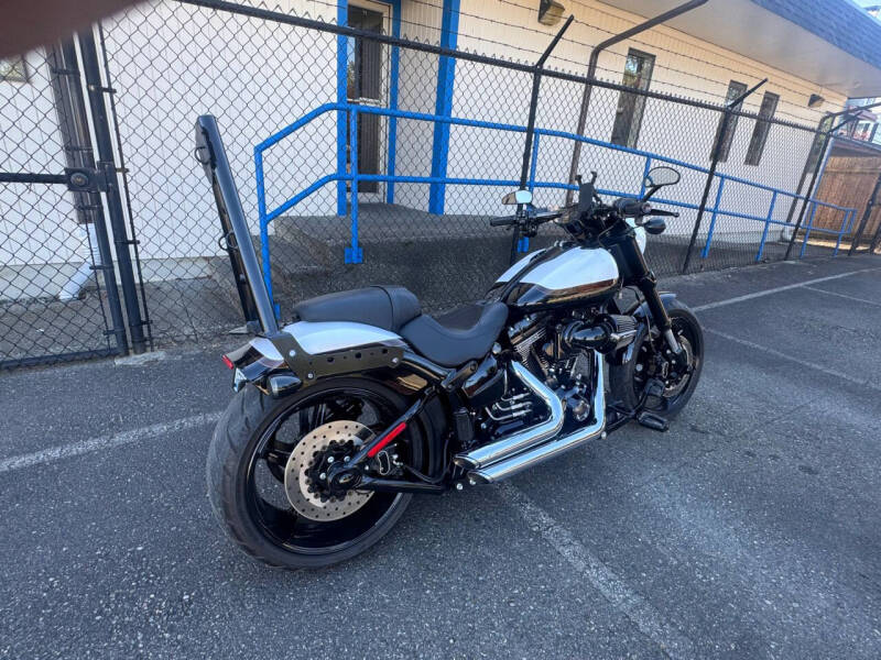 2017 Harley-Davidson Breakout